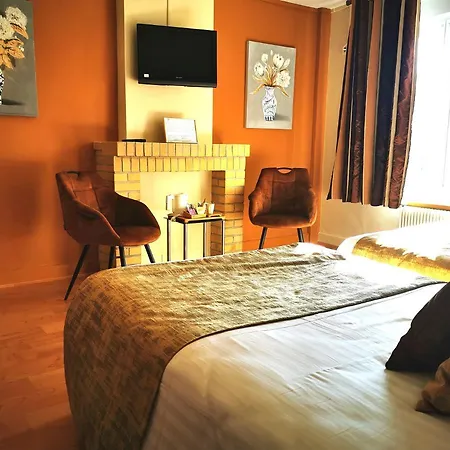 Logis La Sapiniere Hotel 3*