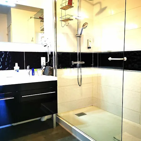 Logis Hotel-restaurant La Sapiniere 3*