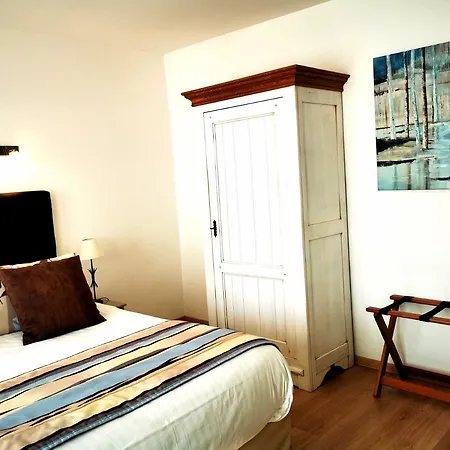 Logis Hotel-restaurant La Sapiniere 3*