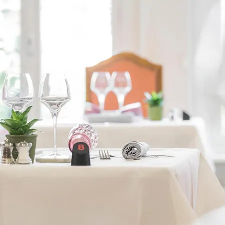 Logis Hotel-restaurant La Sapiniere