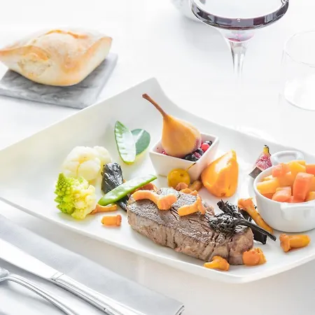 Logis Hotel-restaurant La Sapiniere Hotel 3*