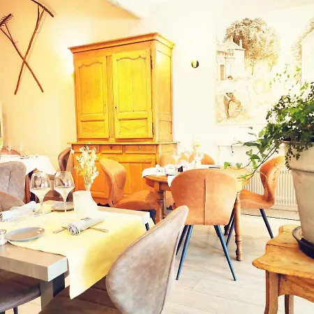 Logis Hotel-restaurant La Sapiniere