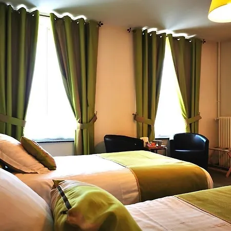 Logis Hotel-restaurant La Sapiniere 3*