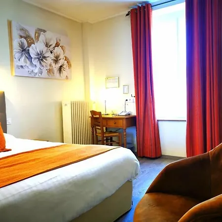 Logis Hotel-restaurant La Sapiniere فندق