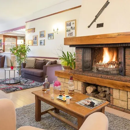 Logis Hotel-restaurant La Sapiniere