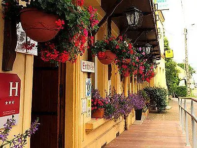 Logis La Sapinière Hotel