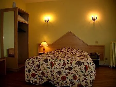 Logis La Sapiniere Hotel Remilly-Aillicourt