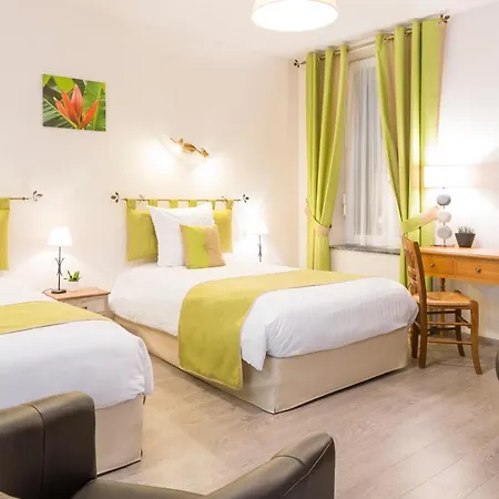 Logis La Sapiniere Hotel 3*