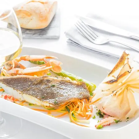 Logis Hotel-restaurant La Sapiniere Hotel Remilly-Aillicourt